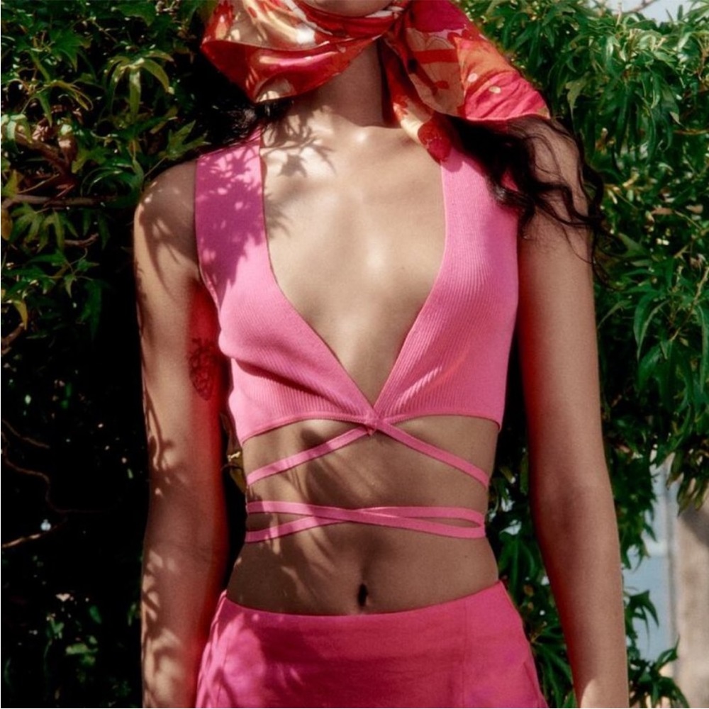 5 for $25🎈 Zara knit tie crop top in bubble gum pink